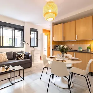 Great Location In The Historical Center , Sevilla Spanje